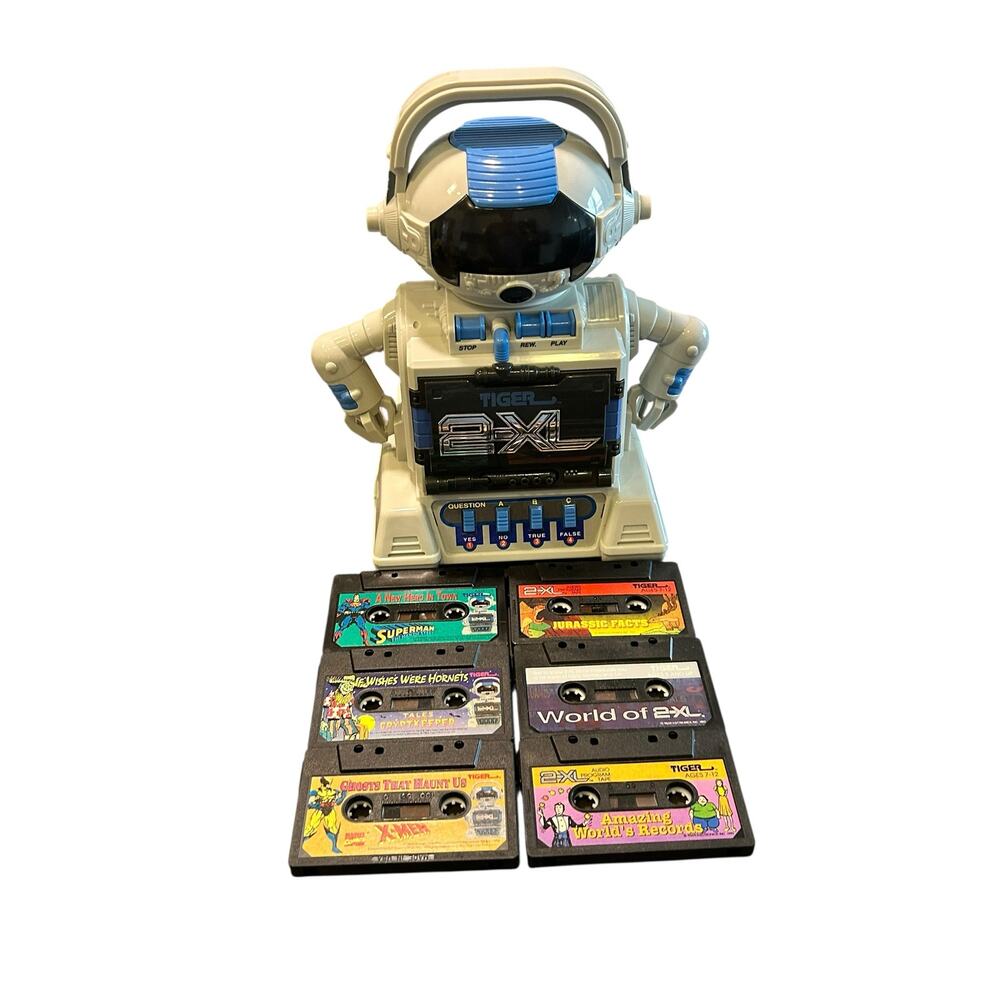 Vintage Tiger 2XL Robot Interactive Cassette Tape Player Tested w/6 Tapes Bundle